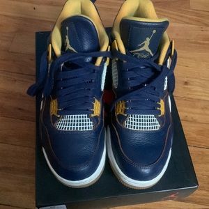 Air Jordan 4 dunk from above size 9.5